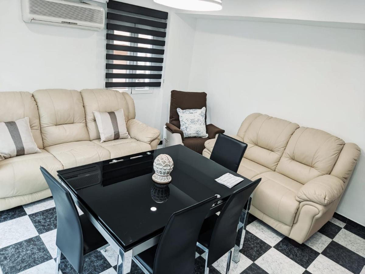 Vivienda Turistica Salazar Apartment กรานาดา ภายนอก รูปภาพ